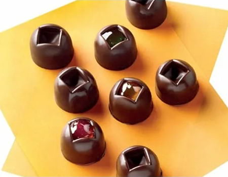 Изготовление шоколадных конфет в силиконовых формах 
