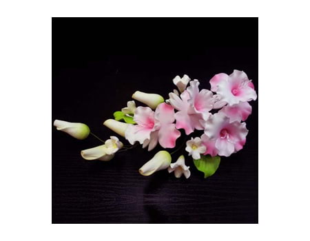 Букет из мастики “Садовые цветы” 